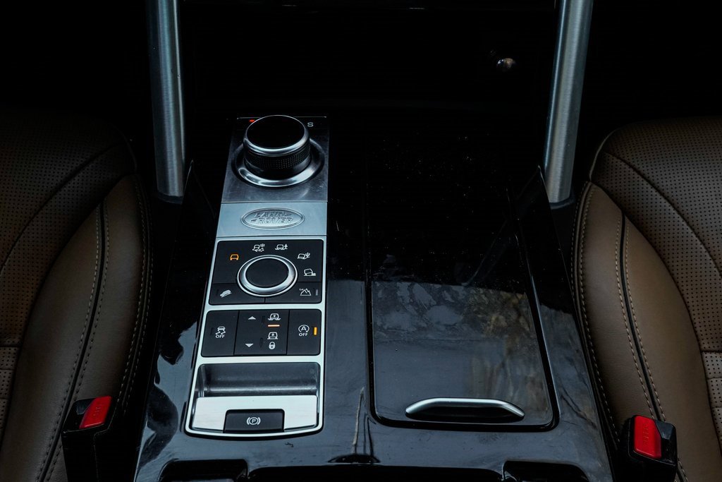 Used 2020 Land Rover Discovery HSE Luxury image 16