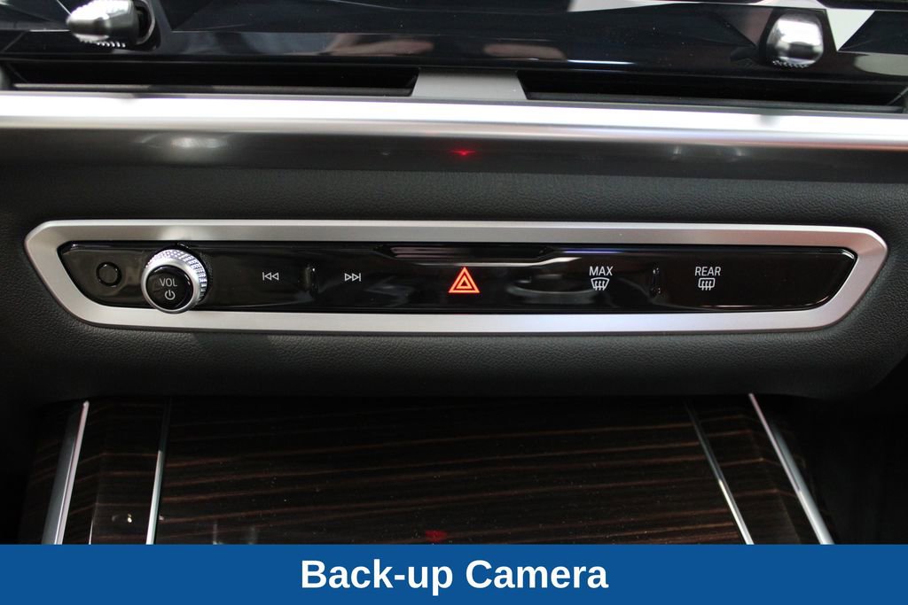 Used 2025 BMW X7 M60i AWD/4WD image 19