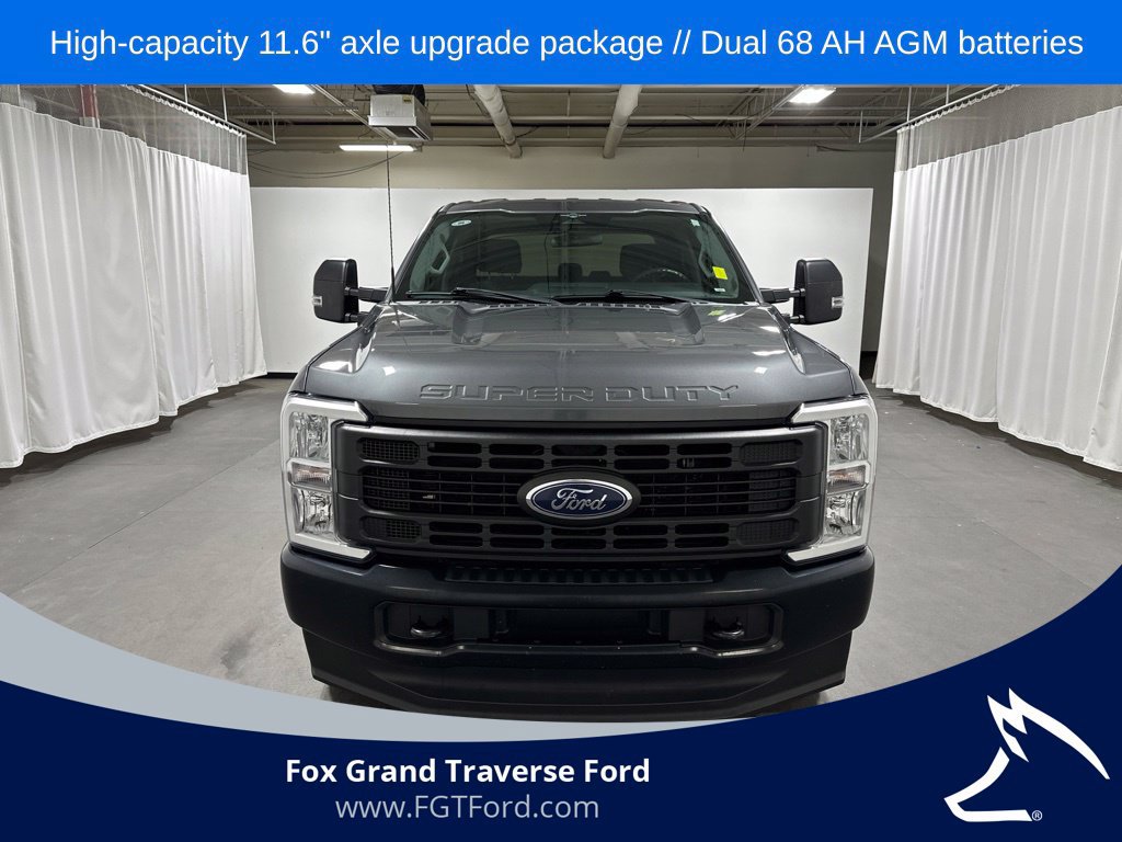 Used 2023 Ford F250 XL AWD/4WD image 2
