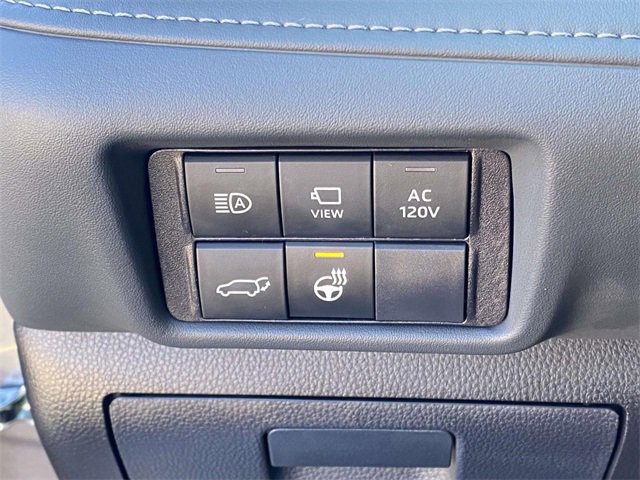 Used 2025 Toyota Highlander Limited image 19