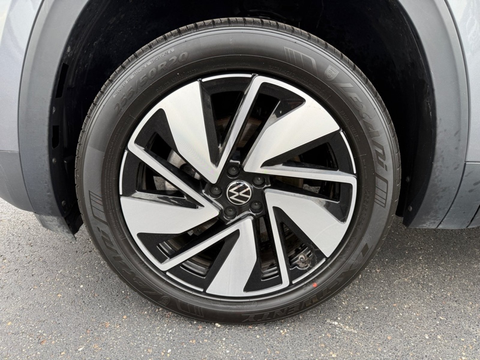 Used 2025 Volkswagen Atlas SE AWD/4WD image 41