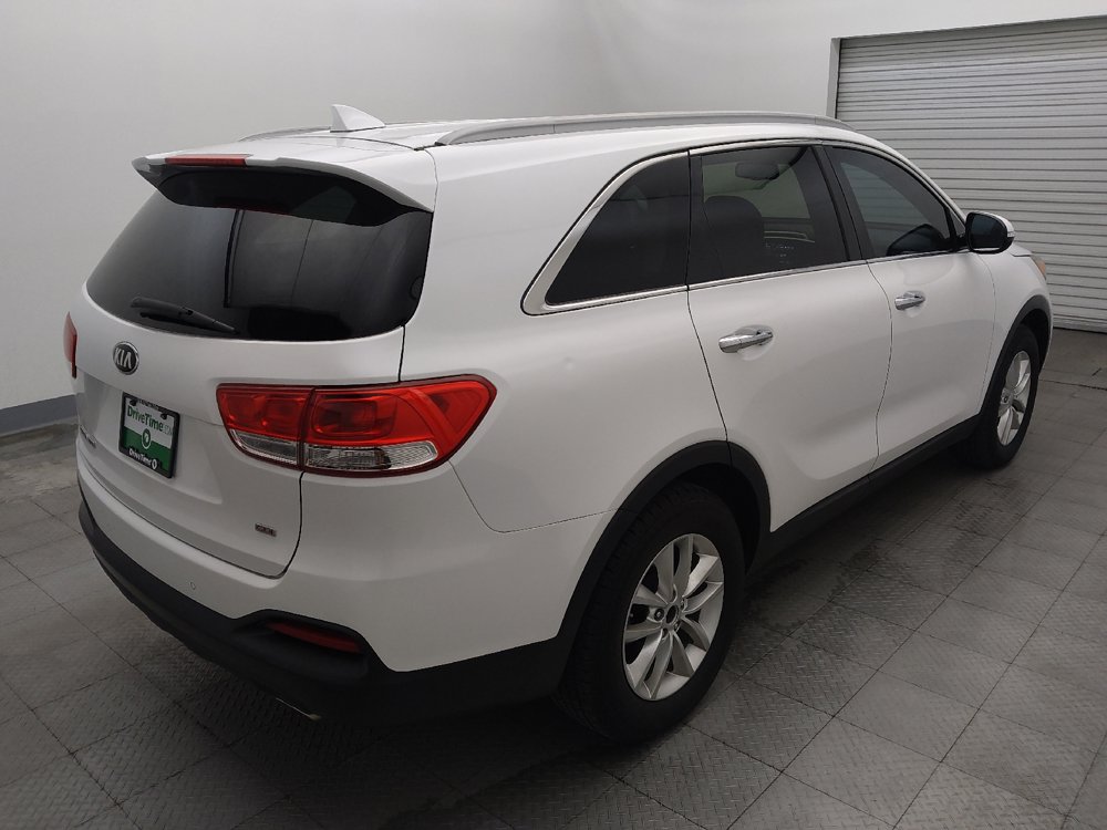 Used 2018 Kia Sorento FWD image 9