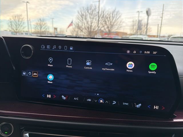 Used 2024 Chevrolet Traverse Z71 w/ LPO, Floor Liner Package image 31