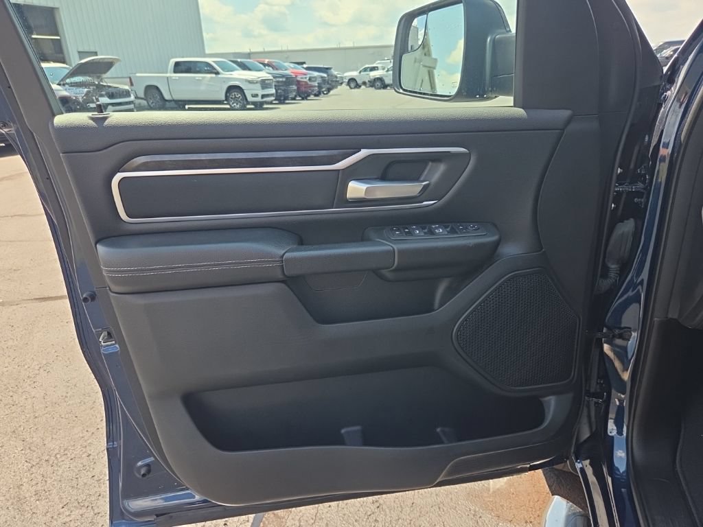 Used 2023 RAM 1500 Big Horn AWD/4WD image 17