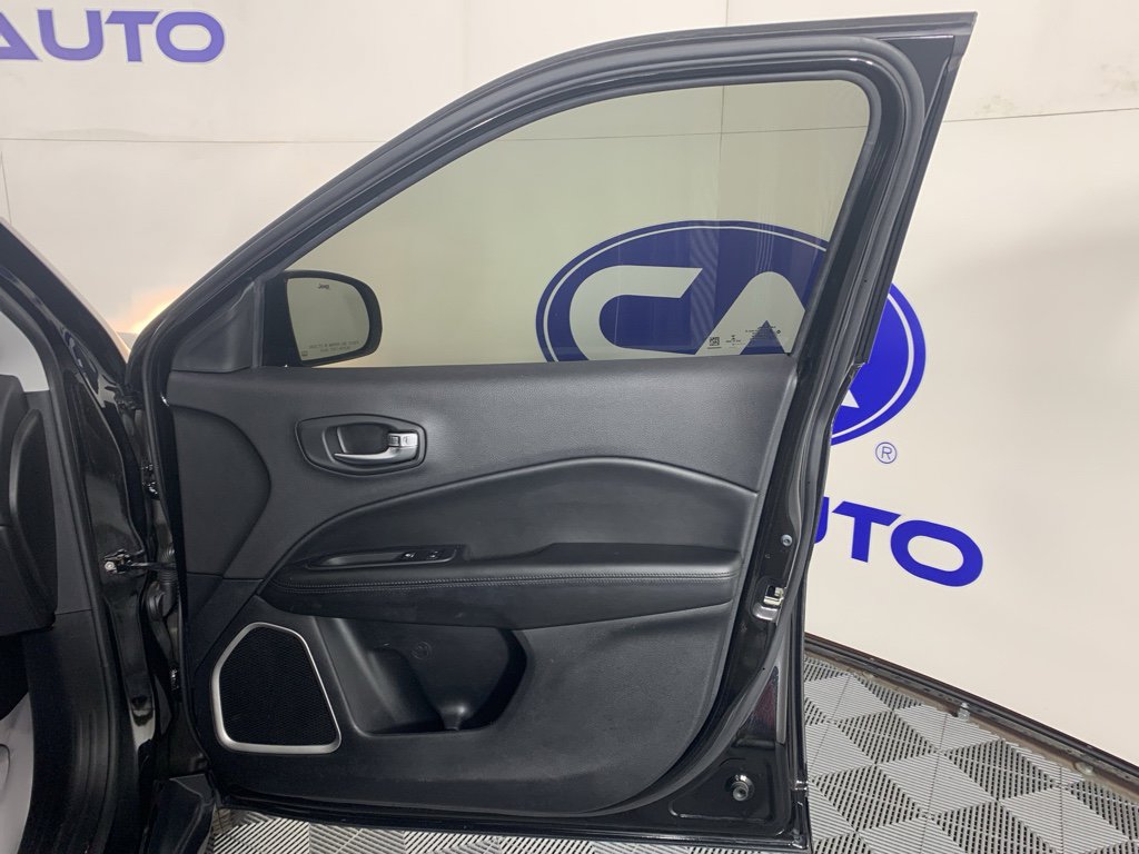 Used 2020 Jeep Compass Latitude image 38