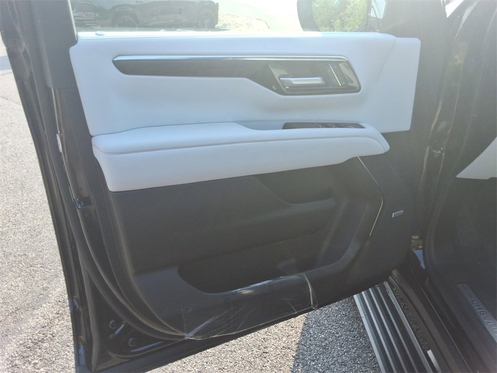 New 2026 Chevrolet Suburban Premier image 22