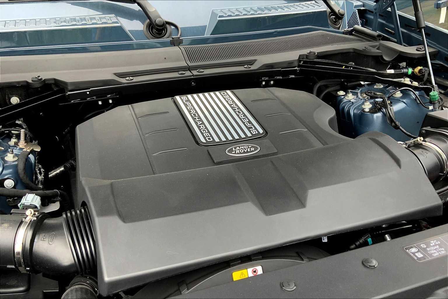 New 2025 Land Rover Defender 110 X-Dynamic SE image 15