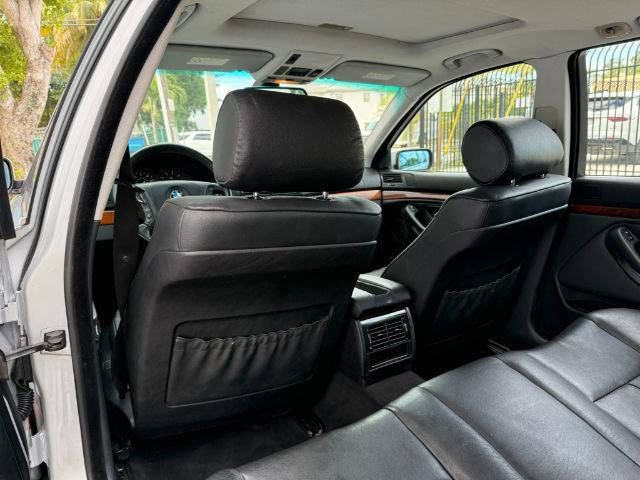 Used 2003 BMW 525i Wagon image 9