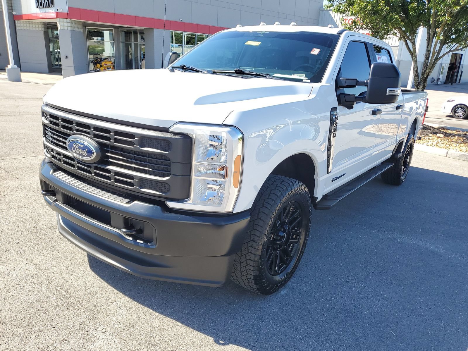 Used 2023 Ford F350 XL w/ 360-Degree Camera Package AWD/4WD image 2