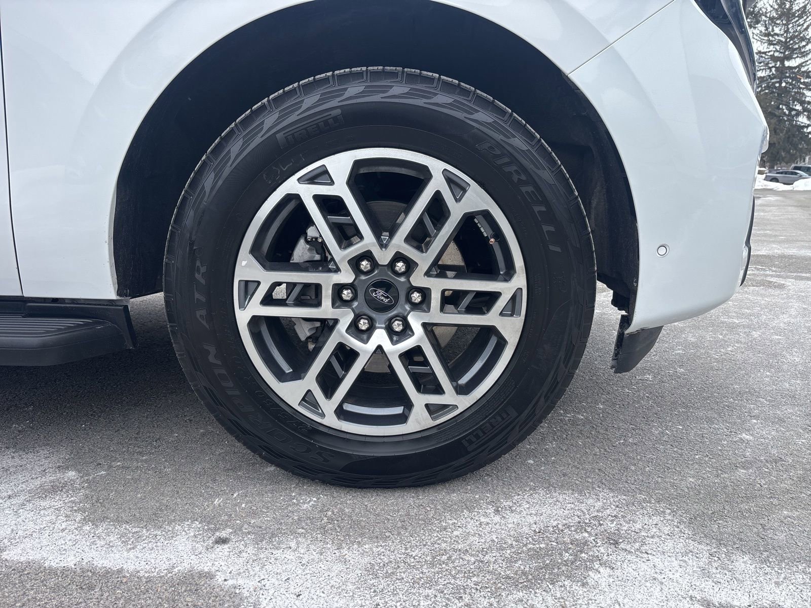 Used 2025 Ford Expedition Active image 40