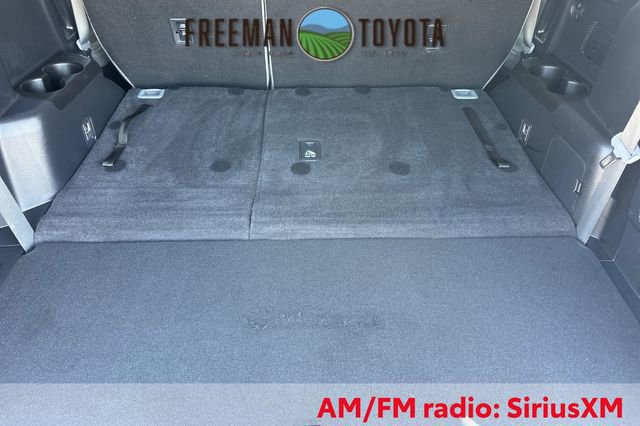 Used 2023 Toyota Highlander XLE AWD/4WD image 23