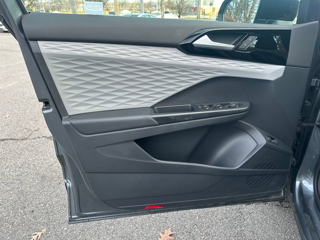 Certified 2022 Volkswagen Taos S w/ IQ Drive S Package image 5