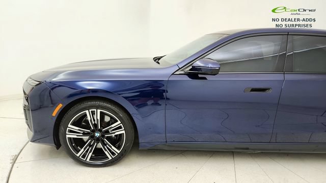 Used 2023 BMW 760i xDrive AWD/4WD image 9