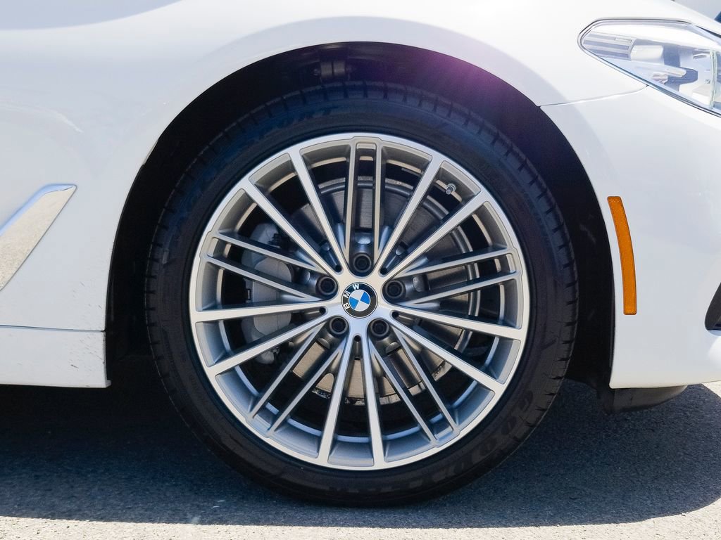 Used 2020 BMW 530i w/ Convenience Package RWD image 6