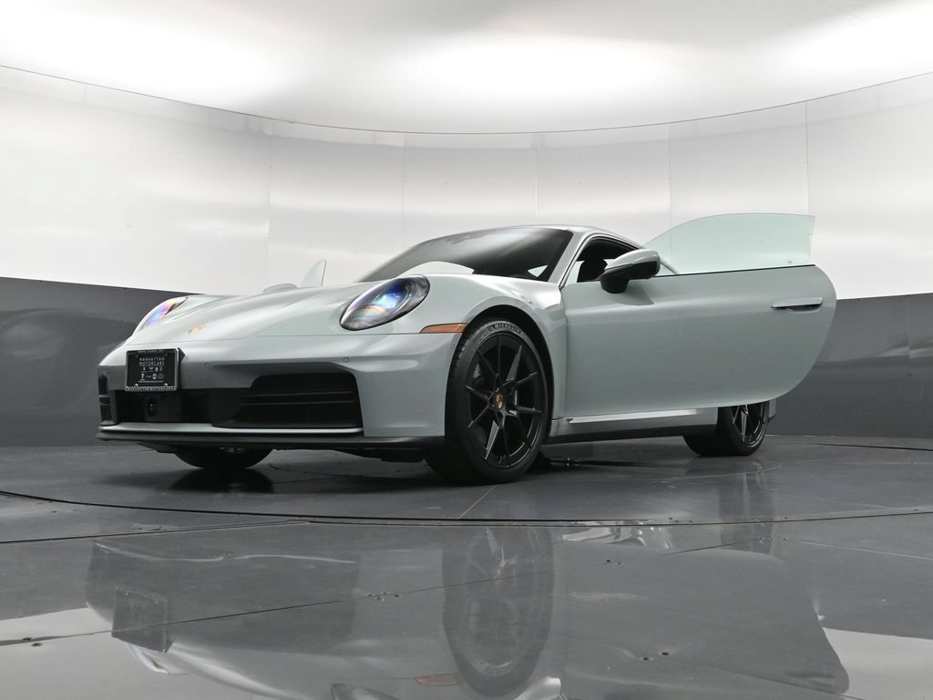Certified 2025 Porsche 911 Carrera RWD image 36