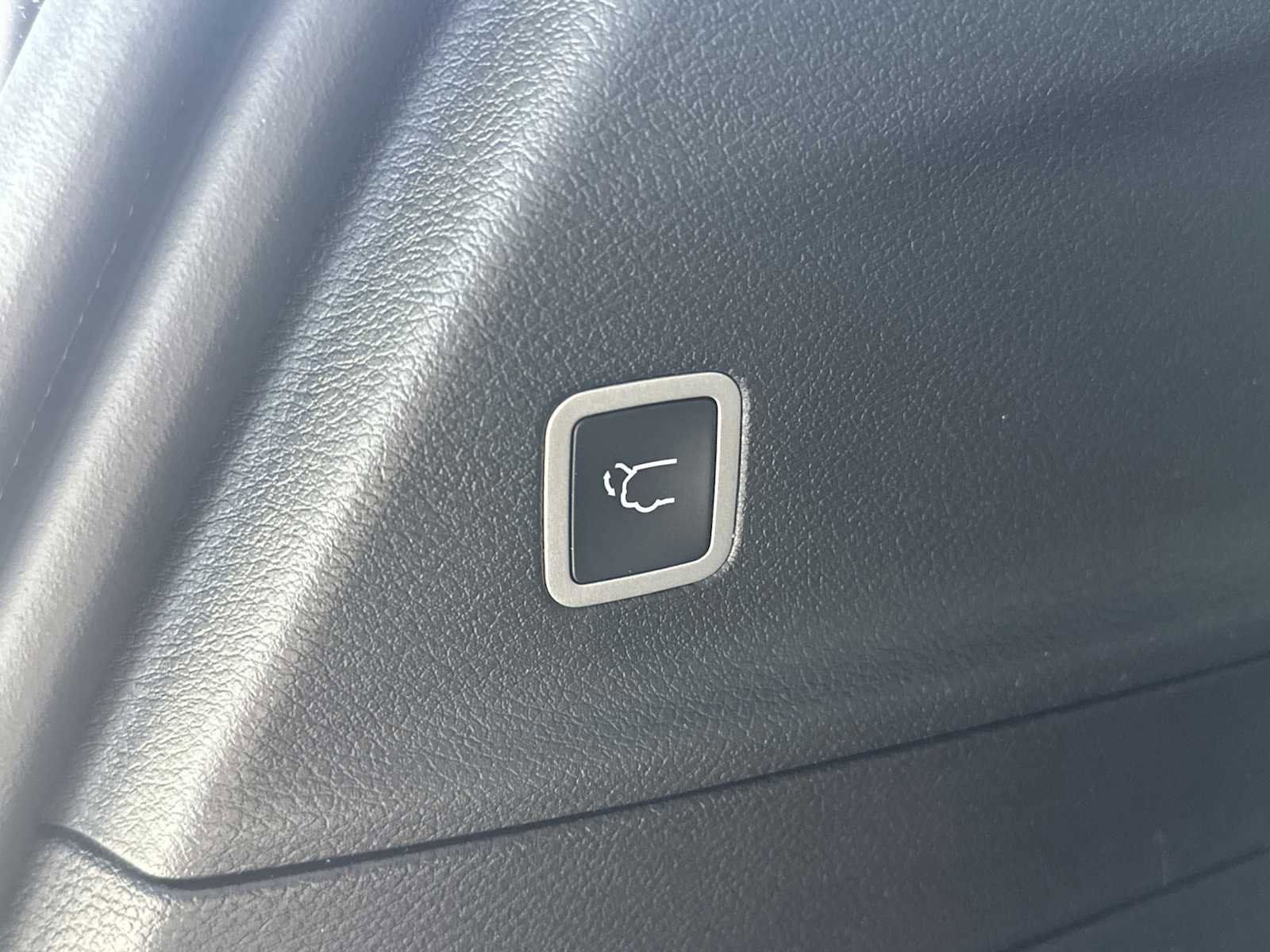New 2026 Chrysler Pacifica Select FWD image 18
