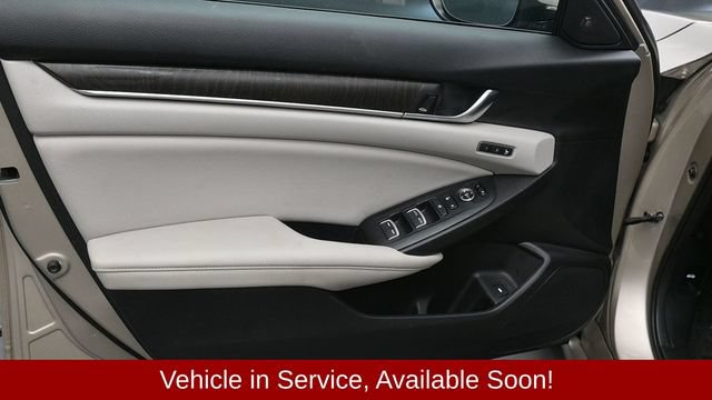 Used 2018 Honda Accord Touring image 17