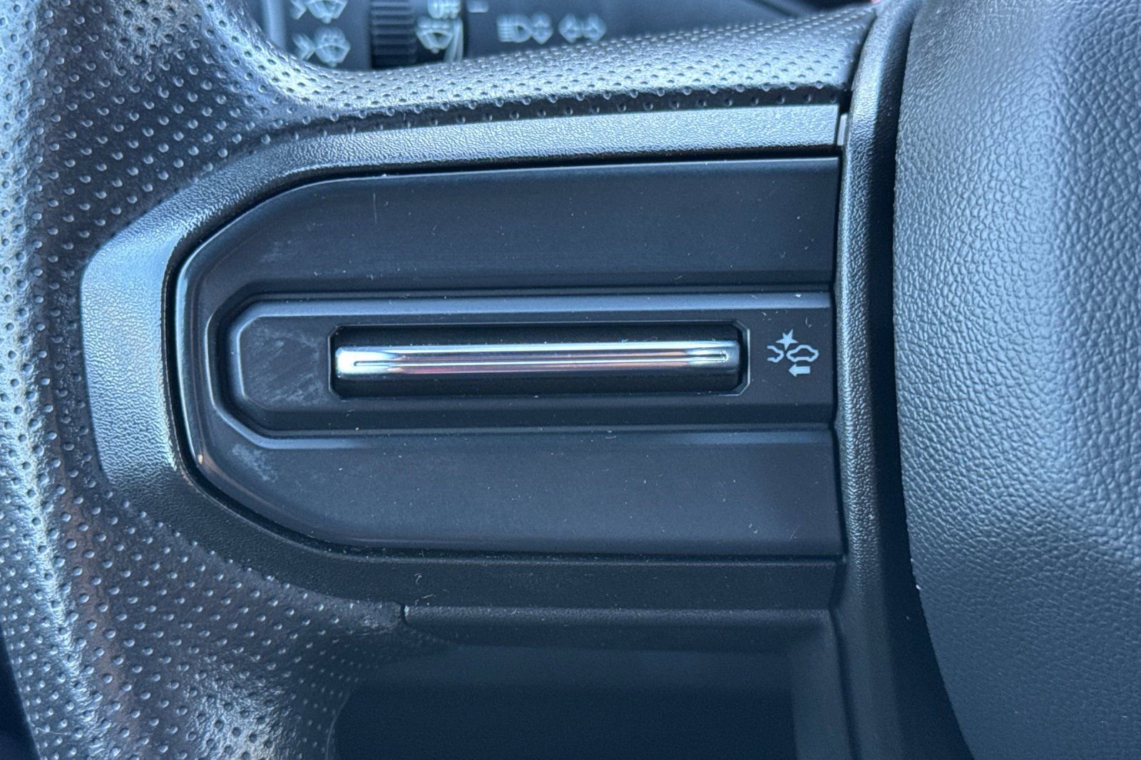 Certified 2023 Chevrolet Colorado W/T image 24