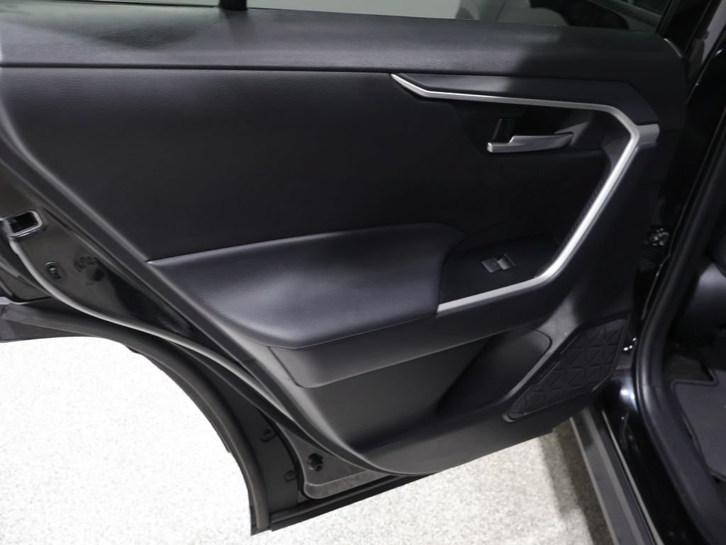 Used 2025 Toyota RAV4 XLE FWD image 19