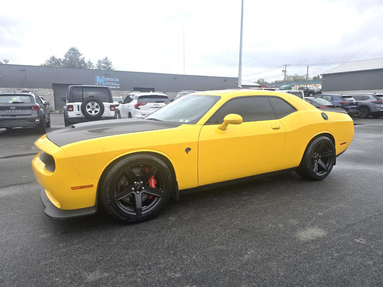 Used 2017 Dodge Challenger SRT Hellcat RWD image 3