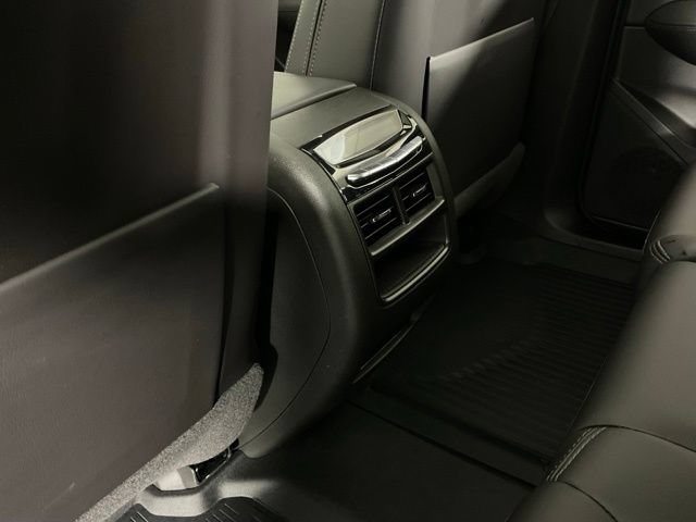 Used 2026 Cadillac XT5 Sportv w/ LPO, Floor Liner Package AWD/4WD image 16