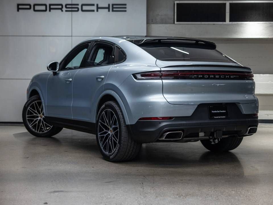Certified 2026 Porsche Cayenne Coupe AWD/4WD image 3