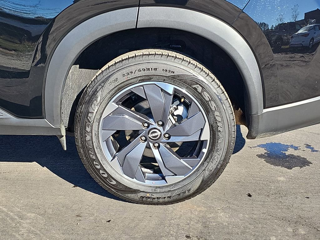 Used 2025 Nissan Rogue SV image 36