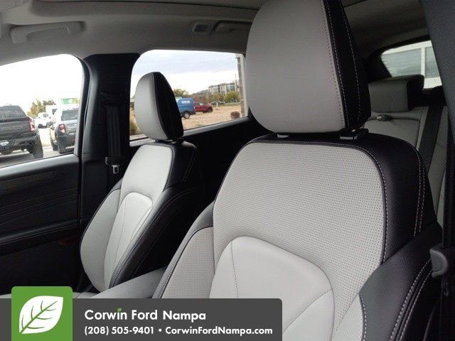 New 2025 Ford Escape SE w/ PHEV Premium Package image 13