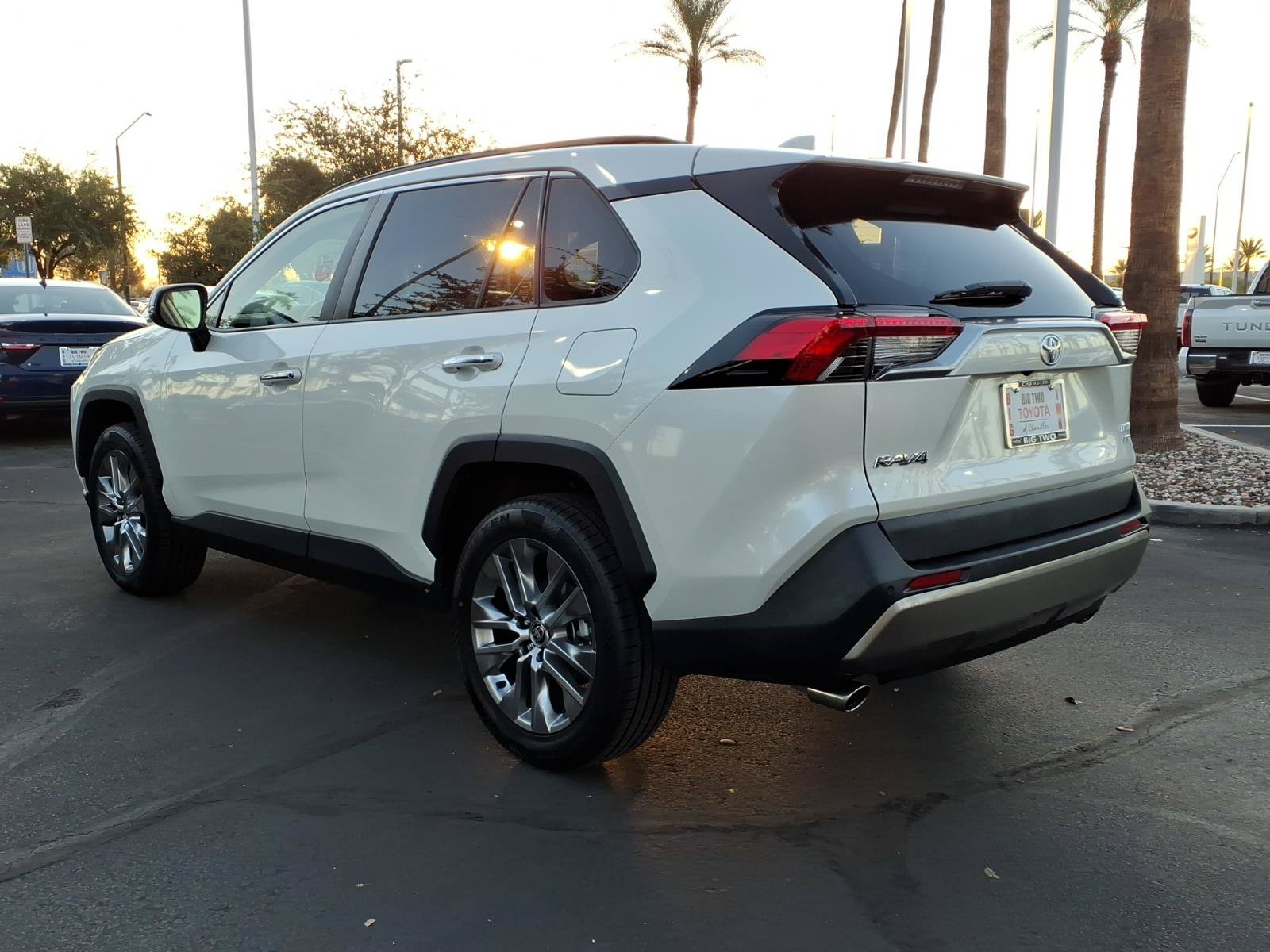 Certified 2022 Toyota RAV4 Limited AWD/4WD image 6