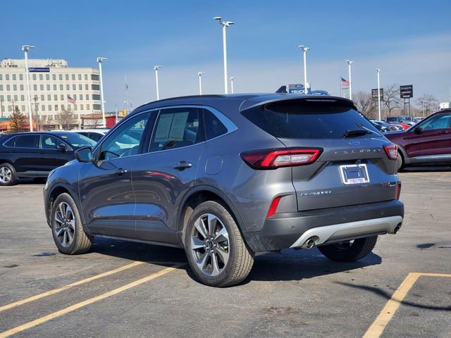 Used 2024 Ford Escape Platinum w/ Premium Technology Package image 2