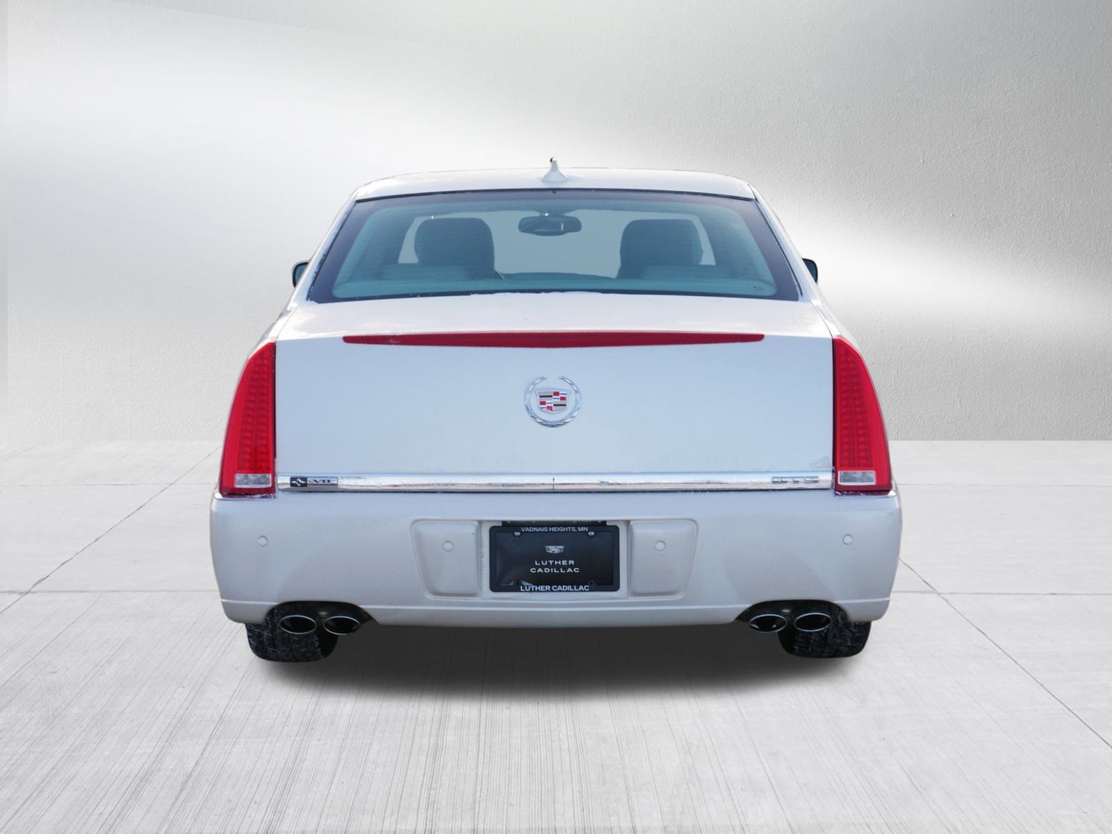 Used 2011 Cadillac DTS Premium image 6