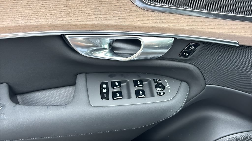 New 2026 Volvo XC90 B5 Core AWD/4WD image 13