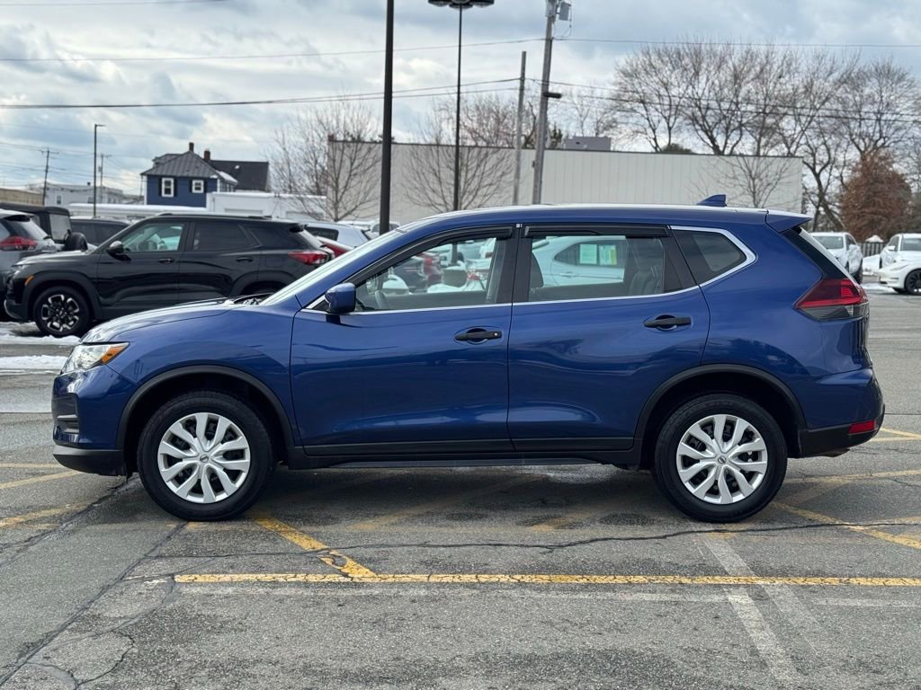Used 2019 Nissan Rogue S image 2