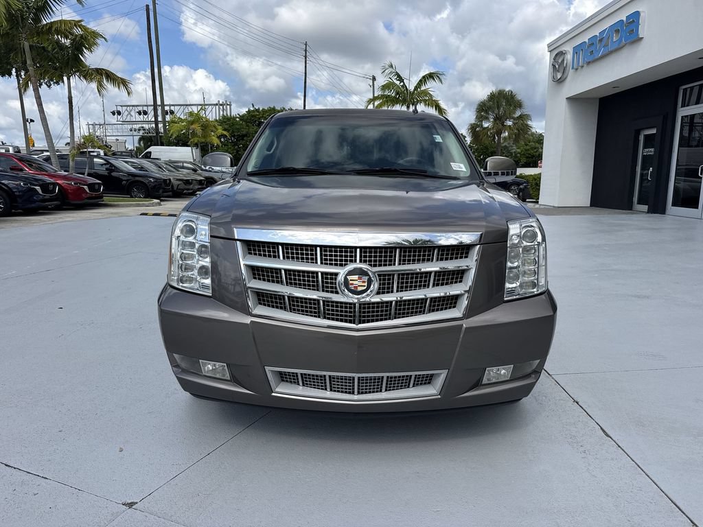Used 2013 Cadillac Escalade Platinum RWD image 8