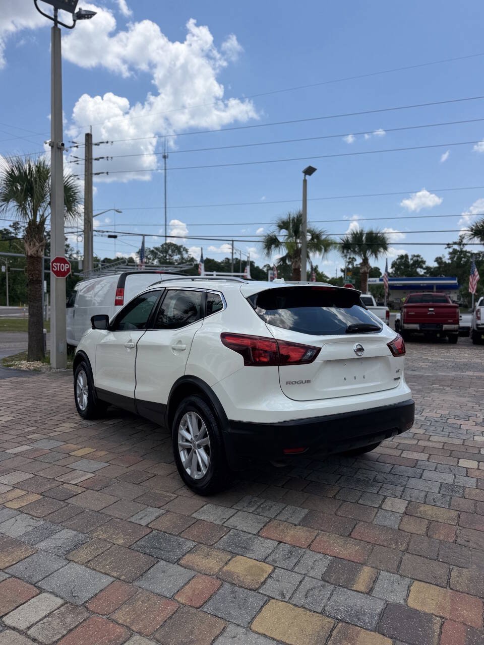Used 2017 Nissan Rogue Sport SV w/ SV Premium Package FWD image 10