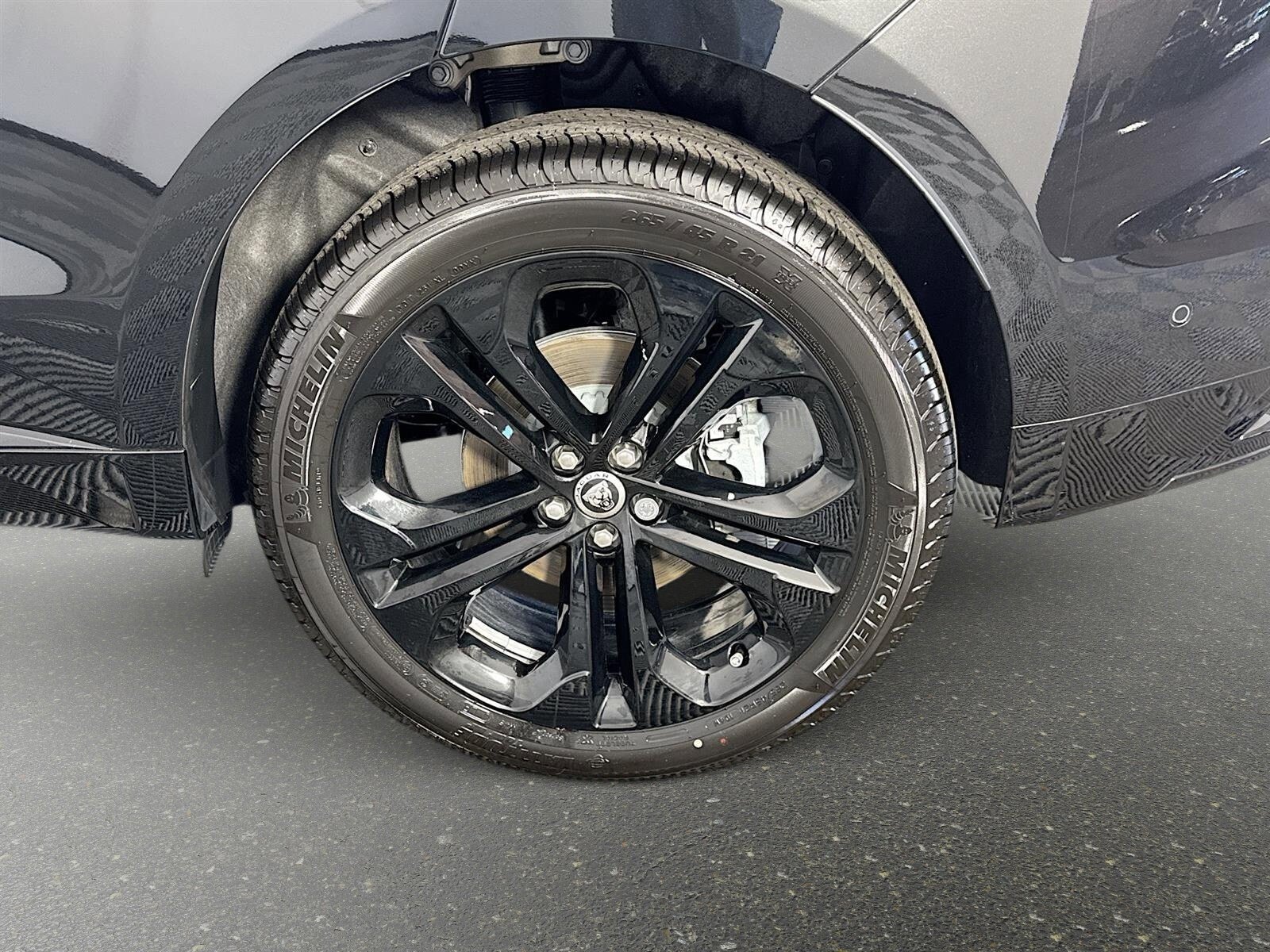 New 2026 Jaguar F-PACE R-Dynamic S AWD/4WD image 33