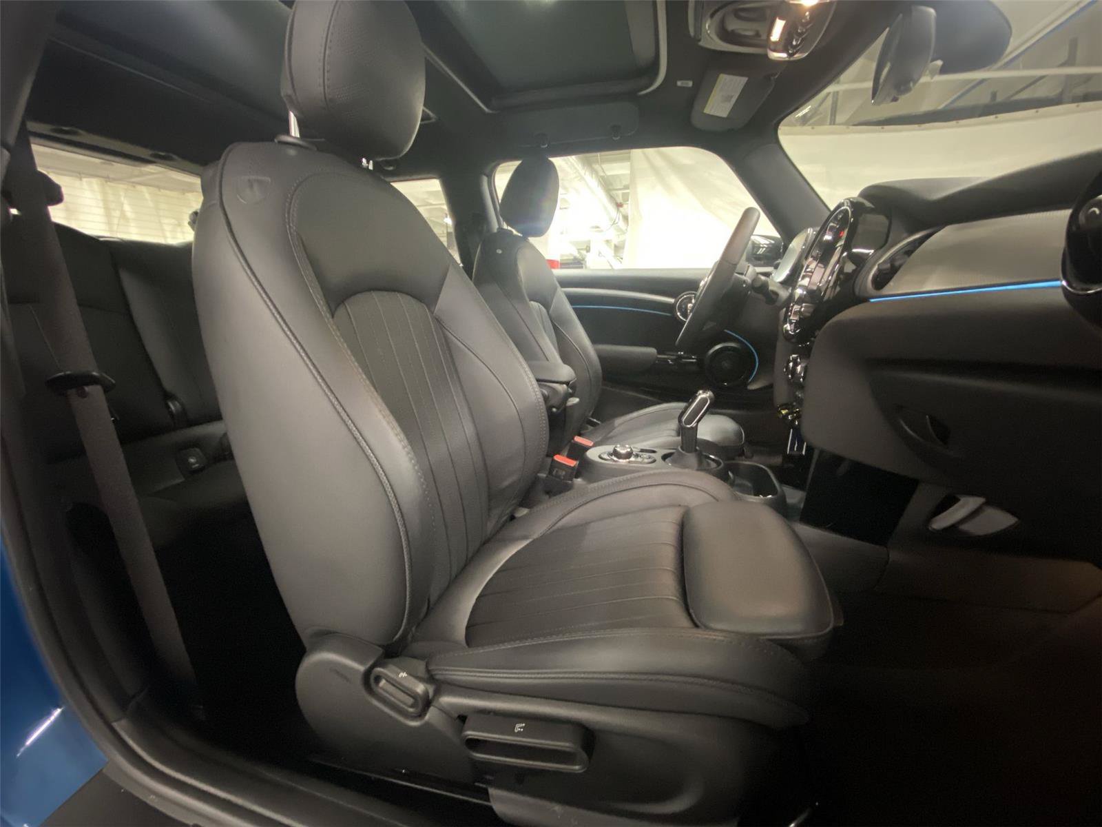 Certified 2024 MINI Cooper SE FWD image 30