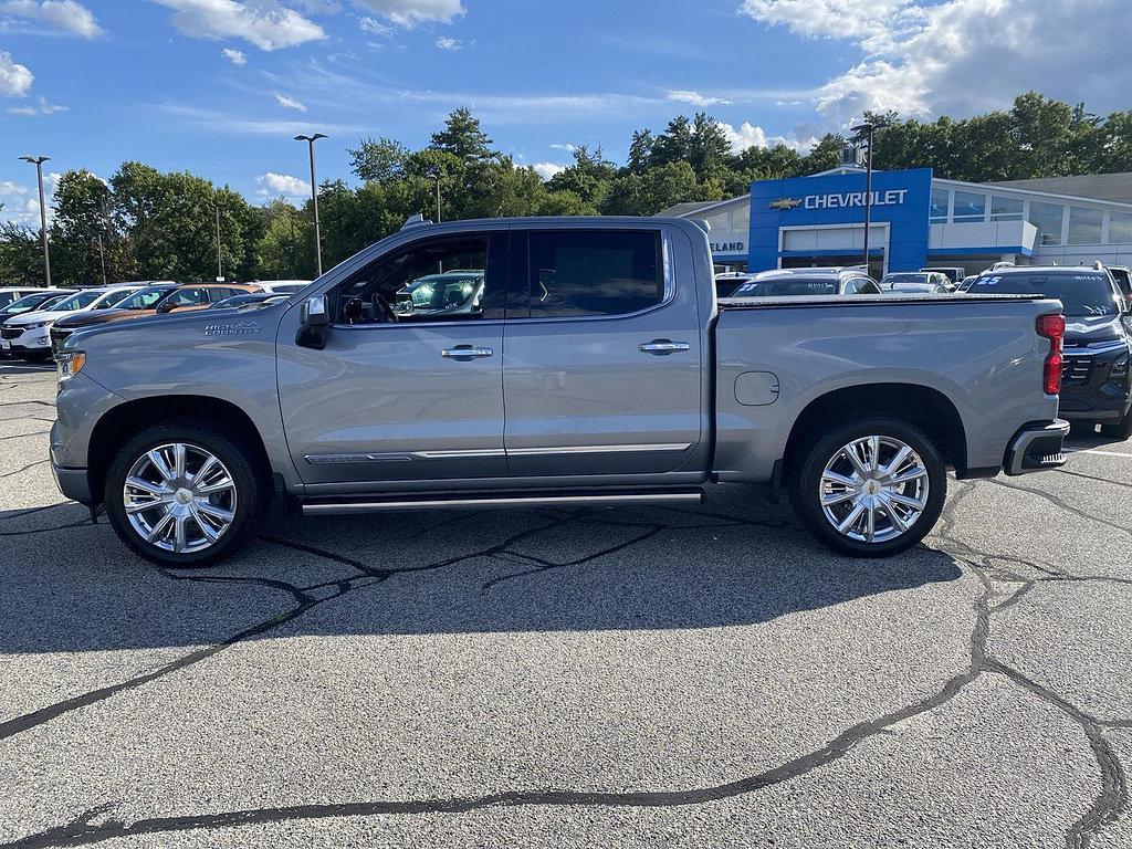 Used 2025 Chevrolet Silverado 1500 High Country AWD/4WD image 4