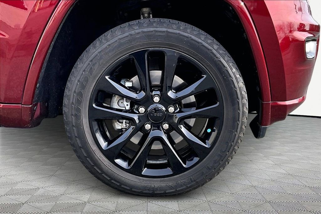 Used 2022 Jeep Grand Cherokee Laredo X image 32