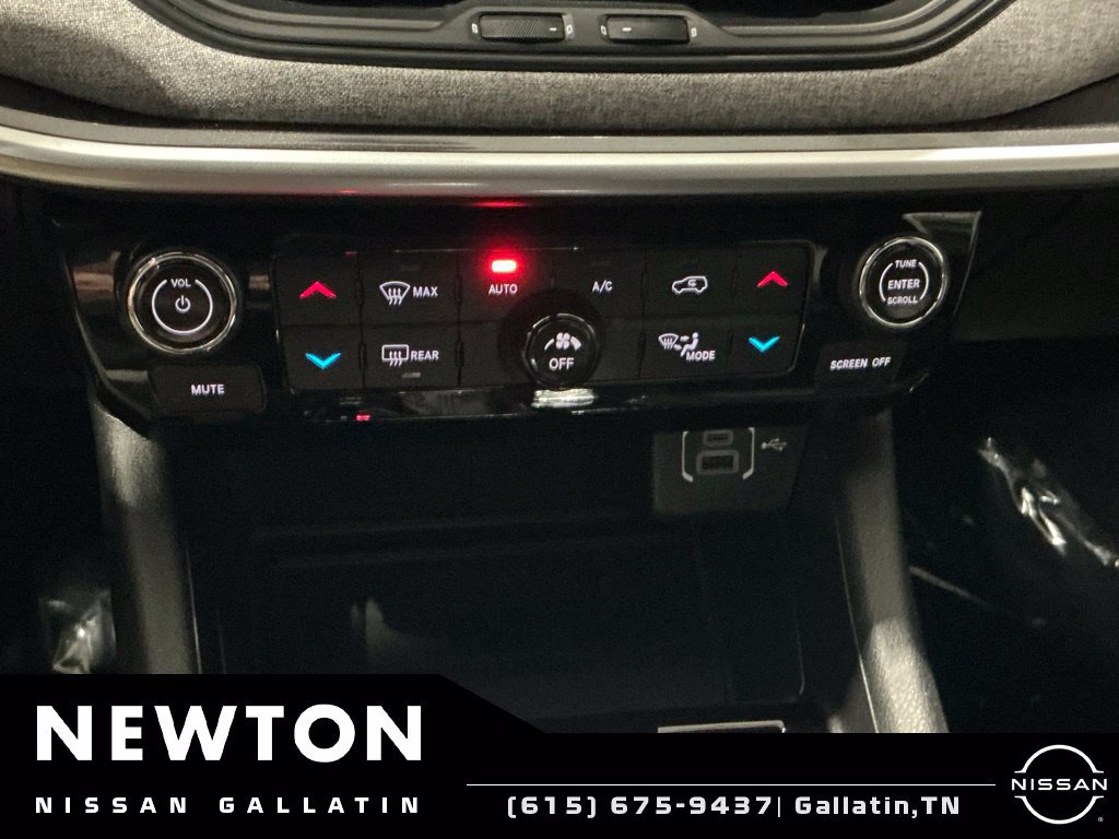 Used 2023 Jeep Compass Latitude w/ Convenience Group AWD/4WD image 15
