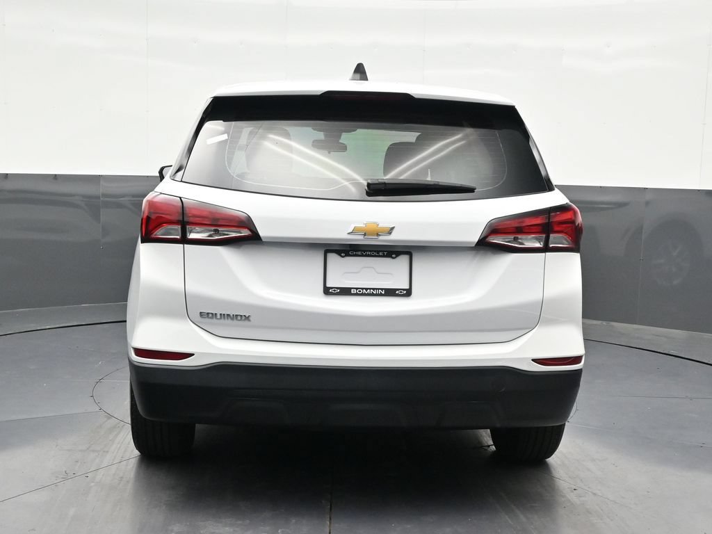 Used 2023 Chevrolet Equinox LS FWD image 4