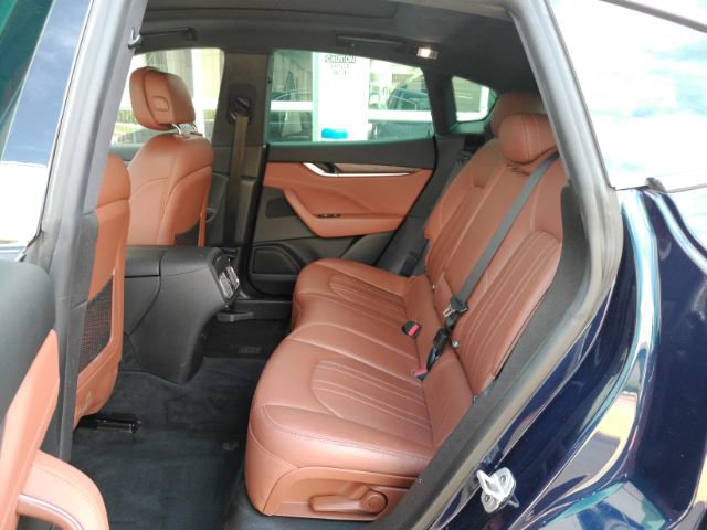 Used 2021 Maserati Levante AWD/4WD image 16