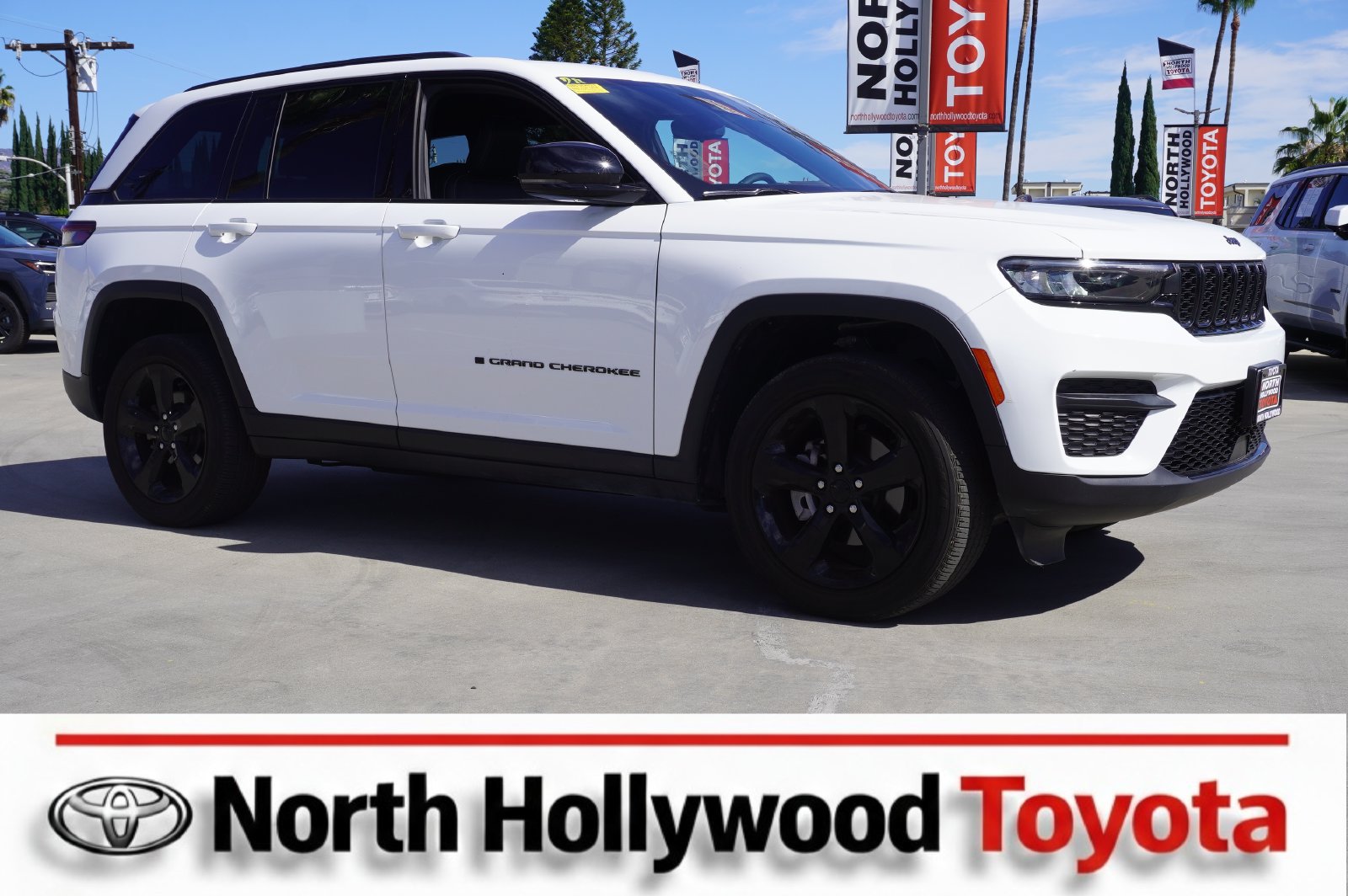 Used 2023 Jeep Grand Cherokee Altitude