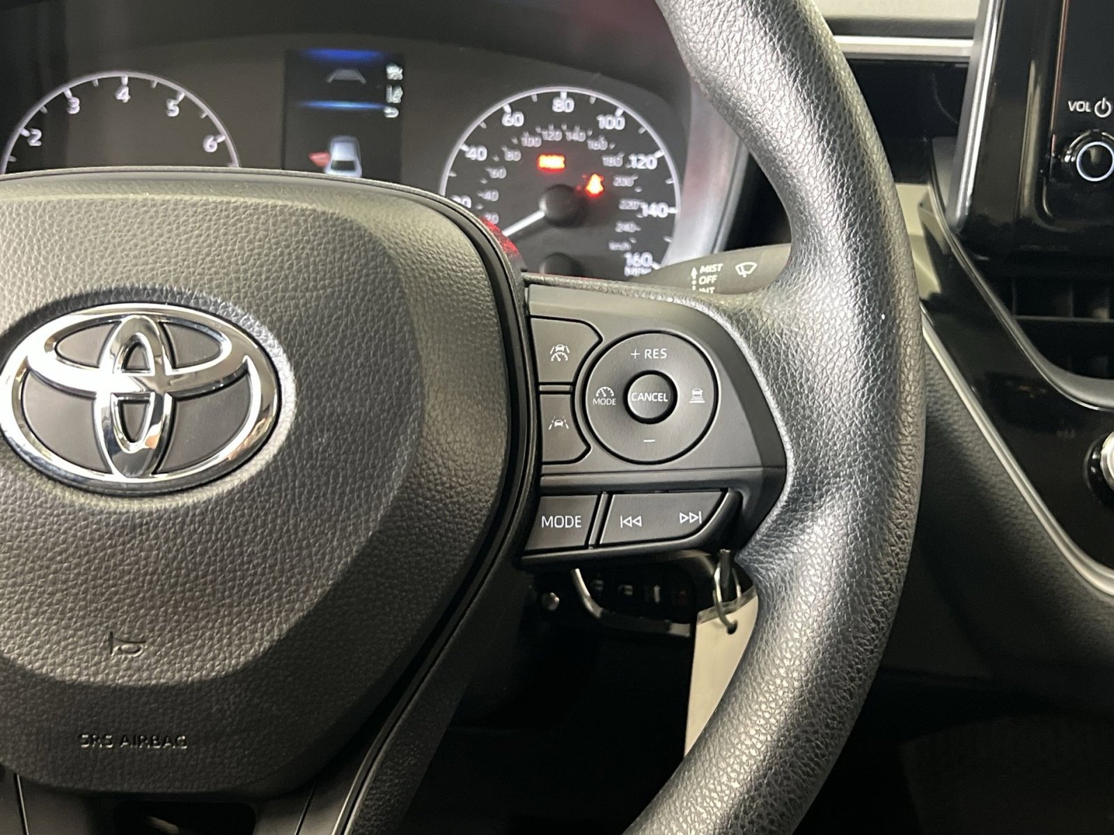 Used 2024 Toyota Corolla LE image 30