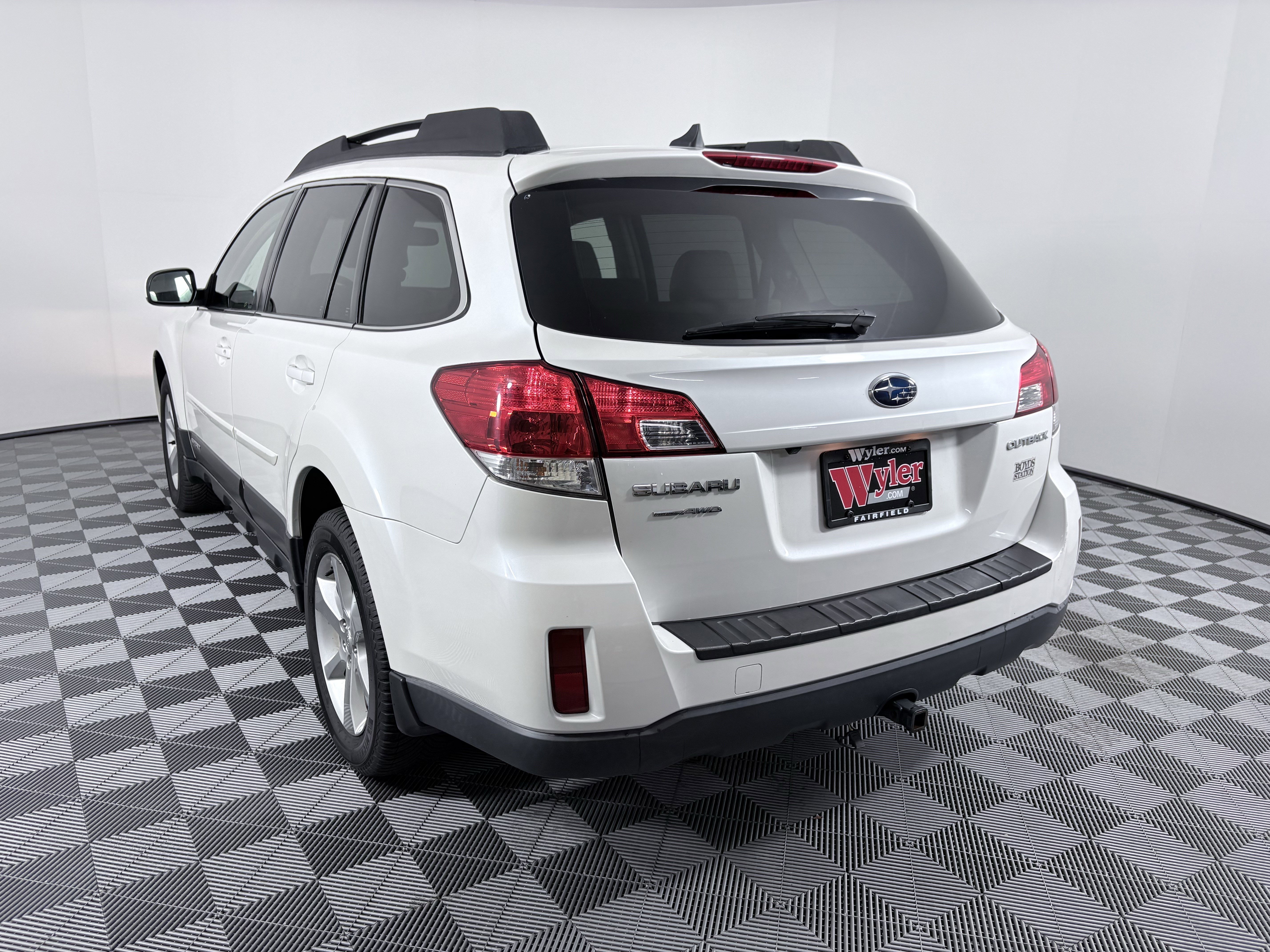 Used 2014 Subaru Outback 2.5i Limited w/ Moonroof Package image 13
