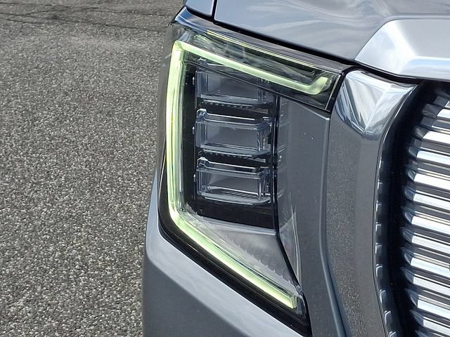 Used 2023 GMC Yukon XL Denali w/ Denali Reserve Package AWD/4WD image 29