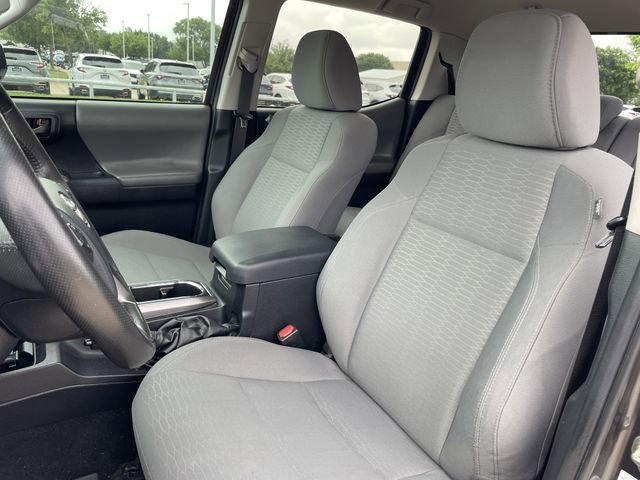 Used 2018 Toyota Tacoma SR5 RWD image 23