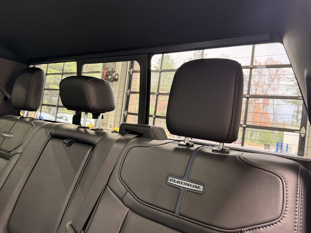 Used 2025 Ford F450 Platinum w/ FX4 Off-Road Package image 20