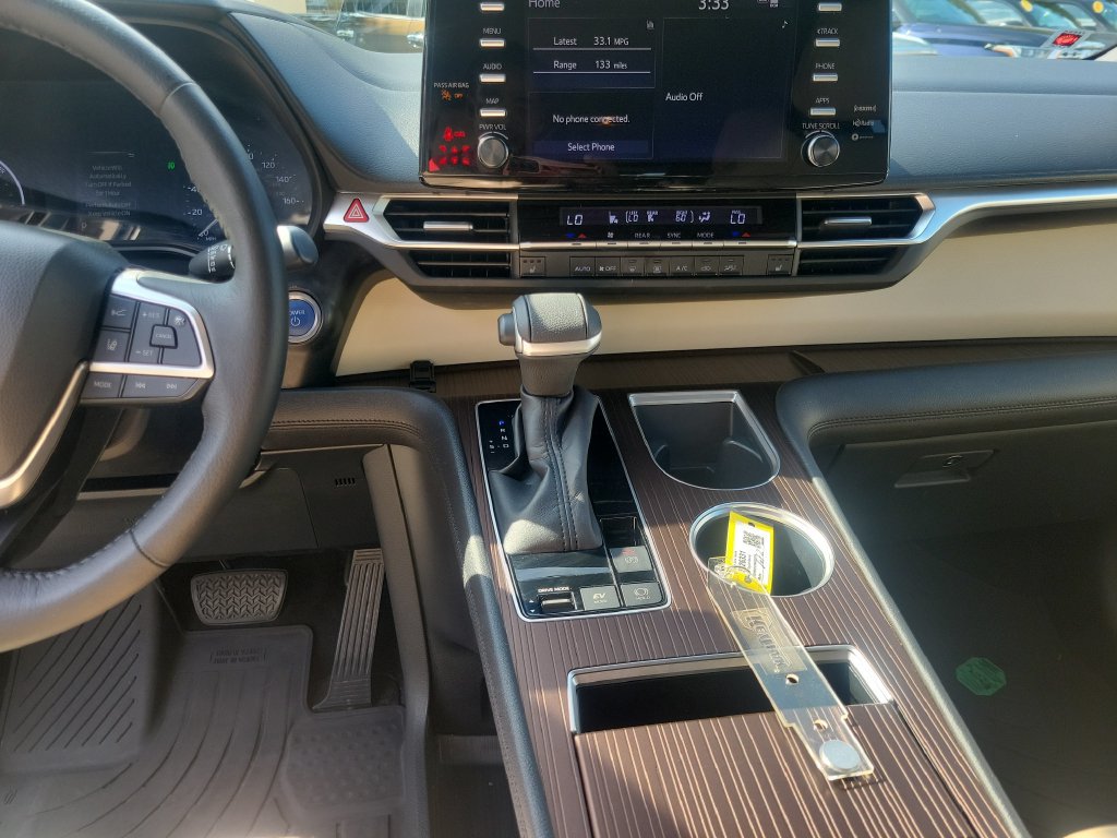 Used 2022 Toyota Sienna XLE FWD image 19