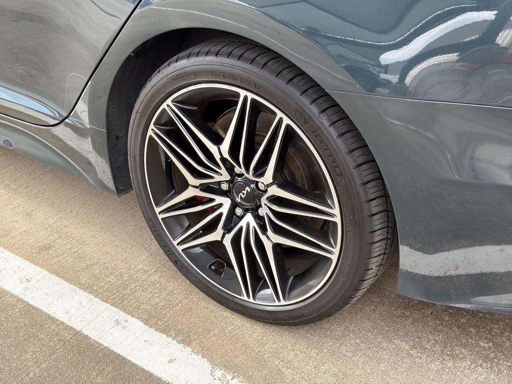 Used 2022 Kia Stinger GT1 RWD image 4